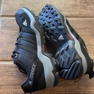 Boys adidas trex size (3)